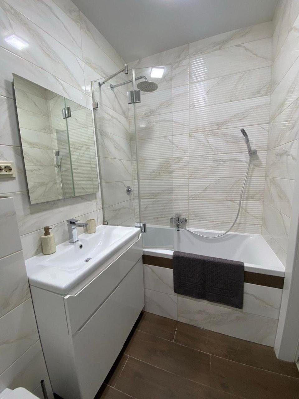 Avalon Time Apartment Lviv Eksteriør bilde